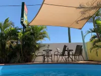 Central Point Motel - Pools
