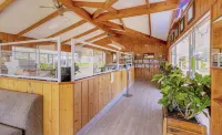 Aloha Apartments - bar