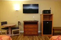 Tropic Lodge