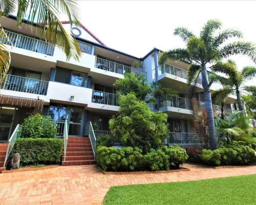 Montana Palms Resort Hotels in Mermaid Beach