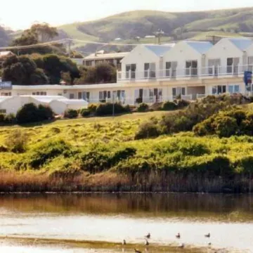 A Great Ocean View Motel