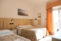 Hotel Saint Tropez - Pineto Hotels in Pineto