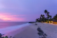 Azure Tides Marari - sul mare