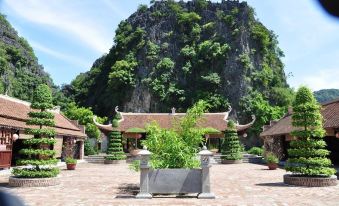 Vietnamese Ancient Village Hotel