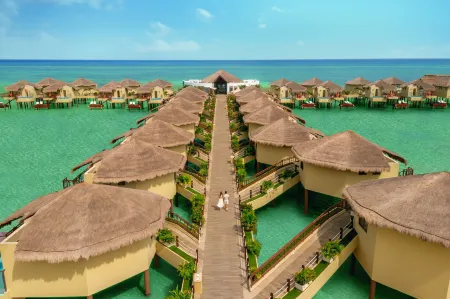 Hotel Palafitos Overwater Bungalows