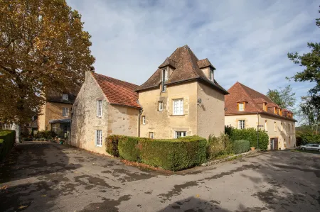 Hôtel la Hoirie Отели в г. Витрак