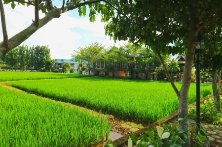 Aries Biru Hotel & Villa