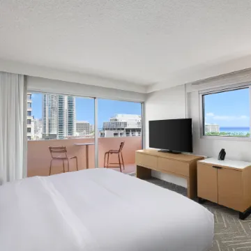 The Ambassador Hotel of Waikiki, Tapestry Collection by Hilton Отели рядом с достопримечательностью «Мэджик Айленд»