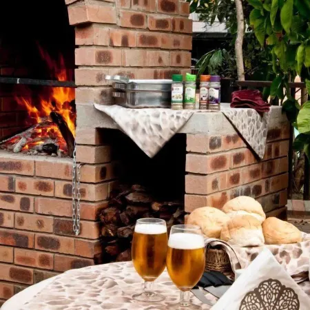 Woodpecker Inn