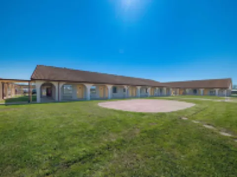 Americas Best Value Inn Bonham Hotels in Bonham