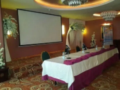 Maraval Hotels in Oran