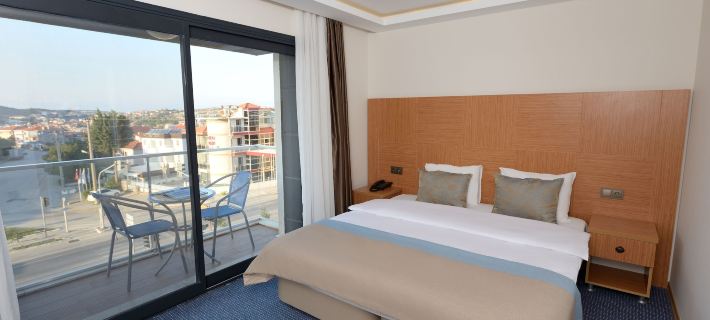 Saatlı Hotel 切什梅住宿飯店
