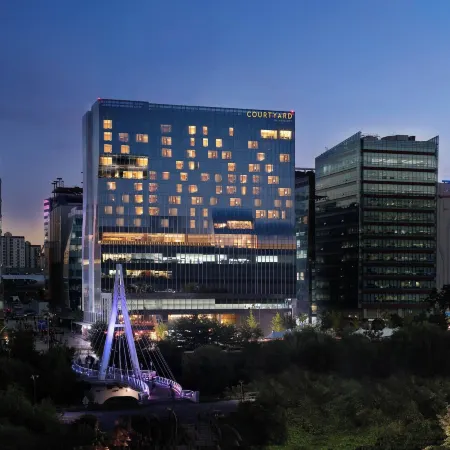 Courtyard Seoul Pangyo Отели рядом с достопримечательностью «Технопарк Пхангё»