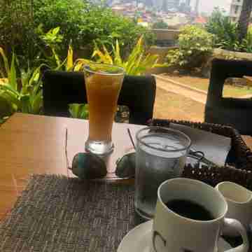 Makati CBD Resort 2 Bedroom Dining/Meeting Rooms