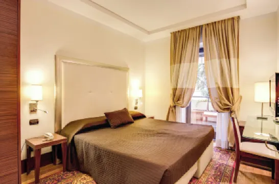 The Strand Hotel Hotel berhampiran Stesen Metro Subaugusta