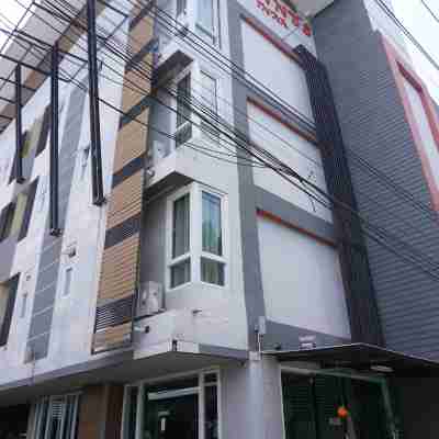 พวงเพชรเพลส (Puangpech Place) Hotel Exterior