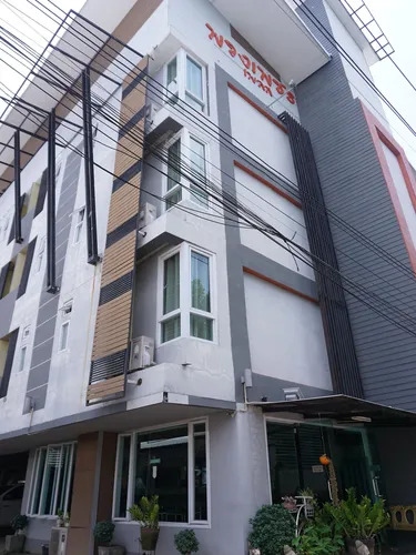 รูปภาพของพวงเพชรเพลส (Puangpech Place)