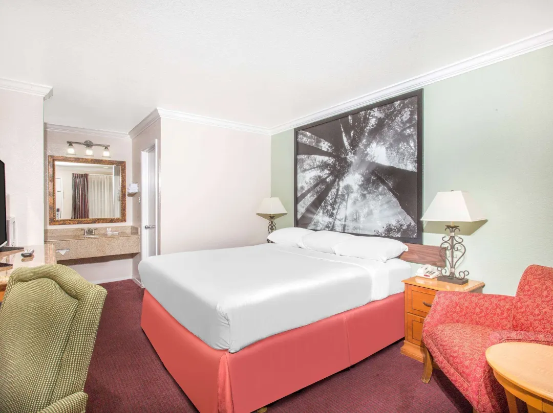 Upper Lake Inn & Suites - Russian River, CA