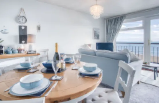 17 Beach Court - 2 Bed Apartment - Saundersfoot