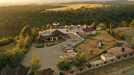 Regency Mount Kenya Hotel Отели в г. Timau