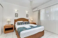 Hibiscus in Marlin Waters Palm Cove