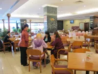 Hotel Grand Continental Kuching - breakfast
