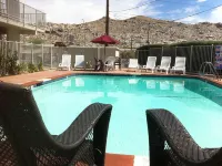 Hilltop Inn & Suites Hotel a Apple Valley