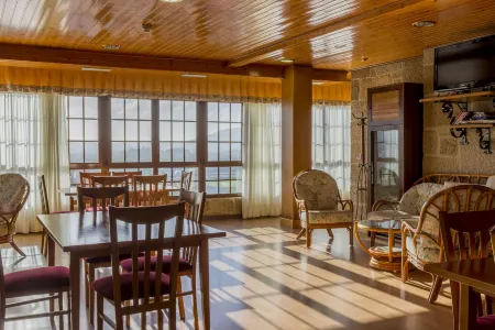 Casa Antiga Do Monte Отели рядом с достопримечательностью «Herbon»