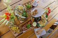 MAD Monkey Hostel Siargao فنادق في جنرال لونا