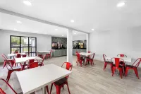 Econo Lodge Inn & Suites Ocean Springs - Biloxi Hotels in Gulf Hills