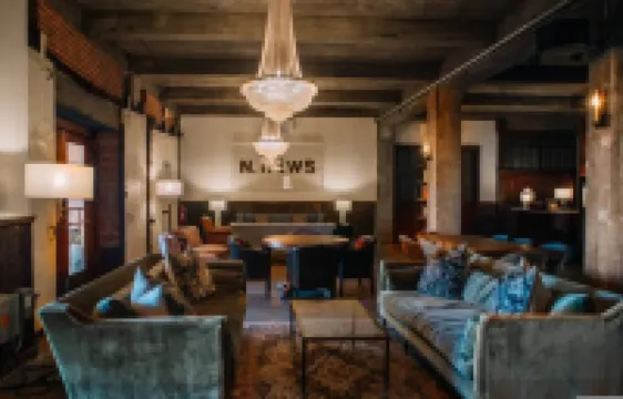 เดอะ สปีคอีซี่ ดาวน์ทาวน์ นิวพอร์ตนิวส์