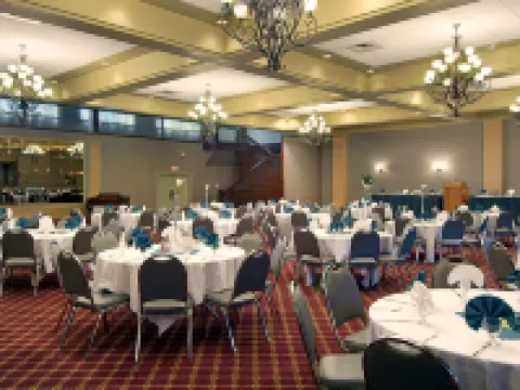 Ramada by Wyndham Topeka Downtown Hotel & Convention Center Hotels in Topeka