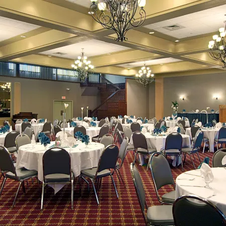 Ramada by Wyndham Topeka Downtown Hotel & Convention Center