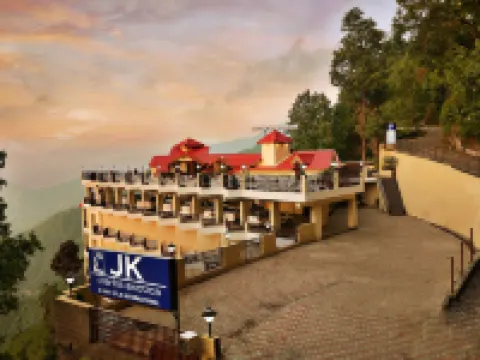 JK Clarks Exotica - Centrally Located with Stunning Valley View Hoteles en Distrito de Chamba