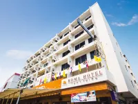 Roma Hotel Hoteles cerca de Parque Raschadanusorn