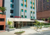 Hampton Inn by Hilton Cali  호텔