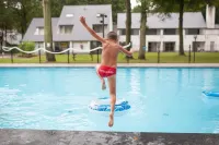 Green Resort Limburg - piscina