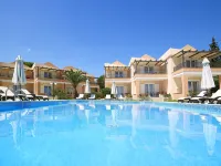 Avantis Suites Hotel - piscina