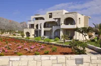 Kavos Hotel & Suites