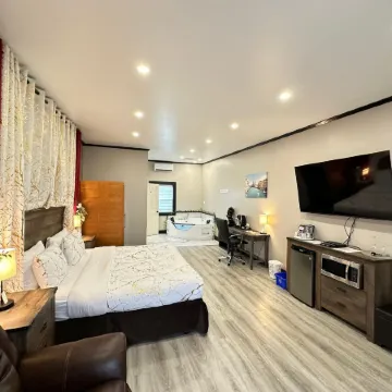 Motel 7 Inn & Suites