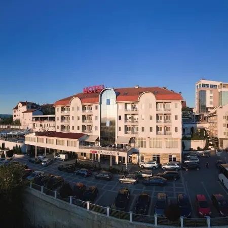 Hotel Tami Residence