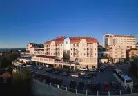 Hotel Tami Residence Hotels in Ніс