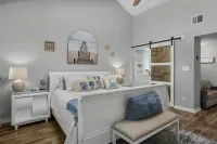 Seascape Villas 148- Vacay with a View