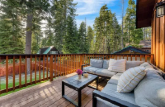 Washoe Chalet by Avantstay Game Room, Hot Tub, Putting Green & Fire Pit
