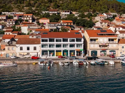 Apartments & Rooms Fisherman's Luck Hôtels à : Blato