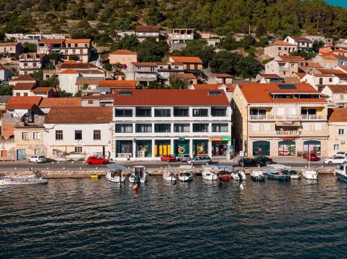 Apartments & Rooms Fisherman's Luck Hotels in Smokvica