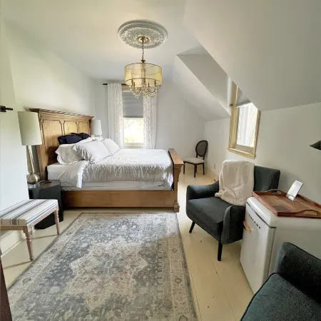 The Saucy Willow Inn and Cottages