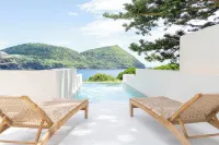 Silveira Bay Lounge Retreat