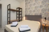 Orama Luxury Apartments - Homestays