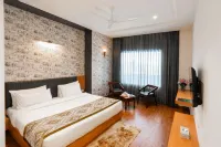 ซีเนียส ไมโคร โรงแรมใกล้วิทยาลัยขาลสา
